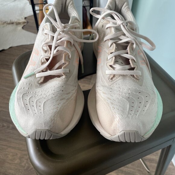 ASICS Novablast 4 - Picture 4 of 5